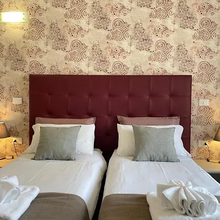 Porta Croce Pensión Florencia