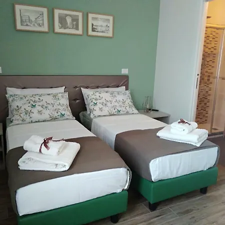 Porta Croce Pensión 3*